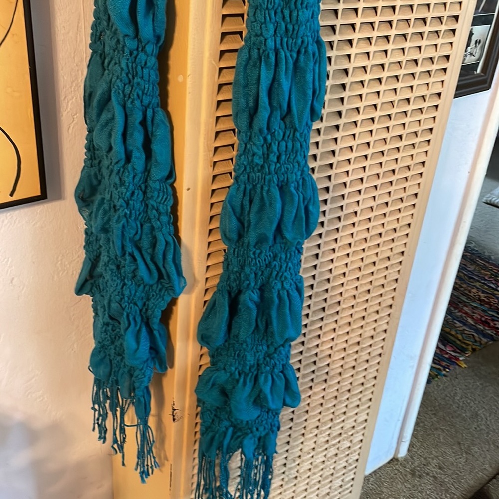 Scarf - Picture 2 of 4